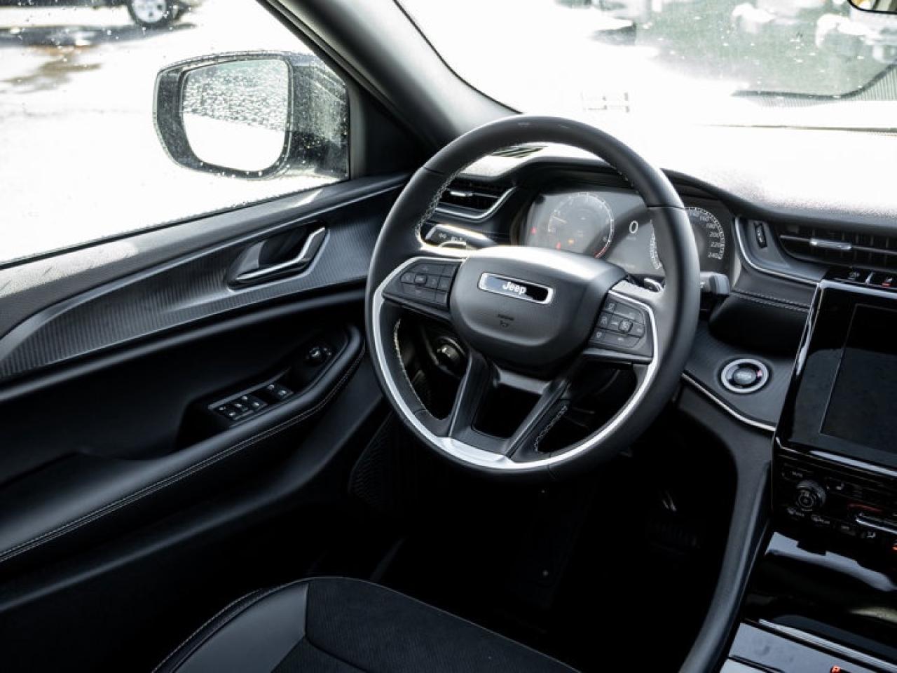 2025 Jeep Grand Cherokee L ALTITUDE Photo