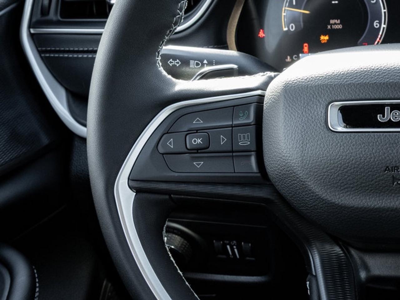 2025 Jeep Grand Cherokee L ALTITUDE Photo