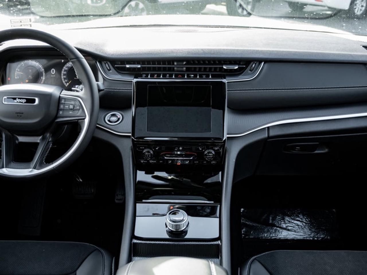 2025 Jeep Grand Cherokee L ALTITUDE Photo