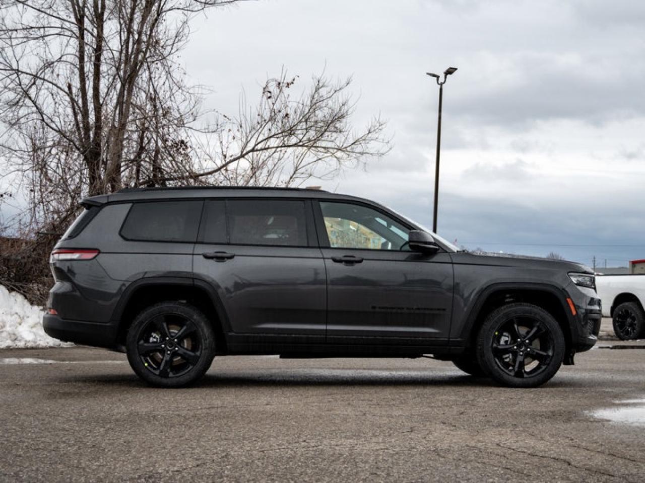 2025 Jeep Grand Cherokee L ALTITUDE Photo