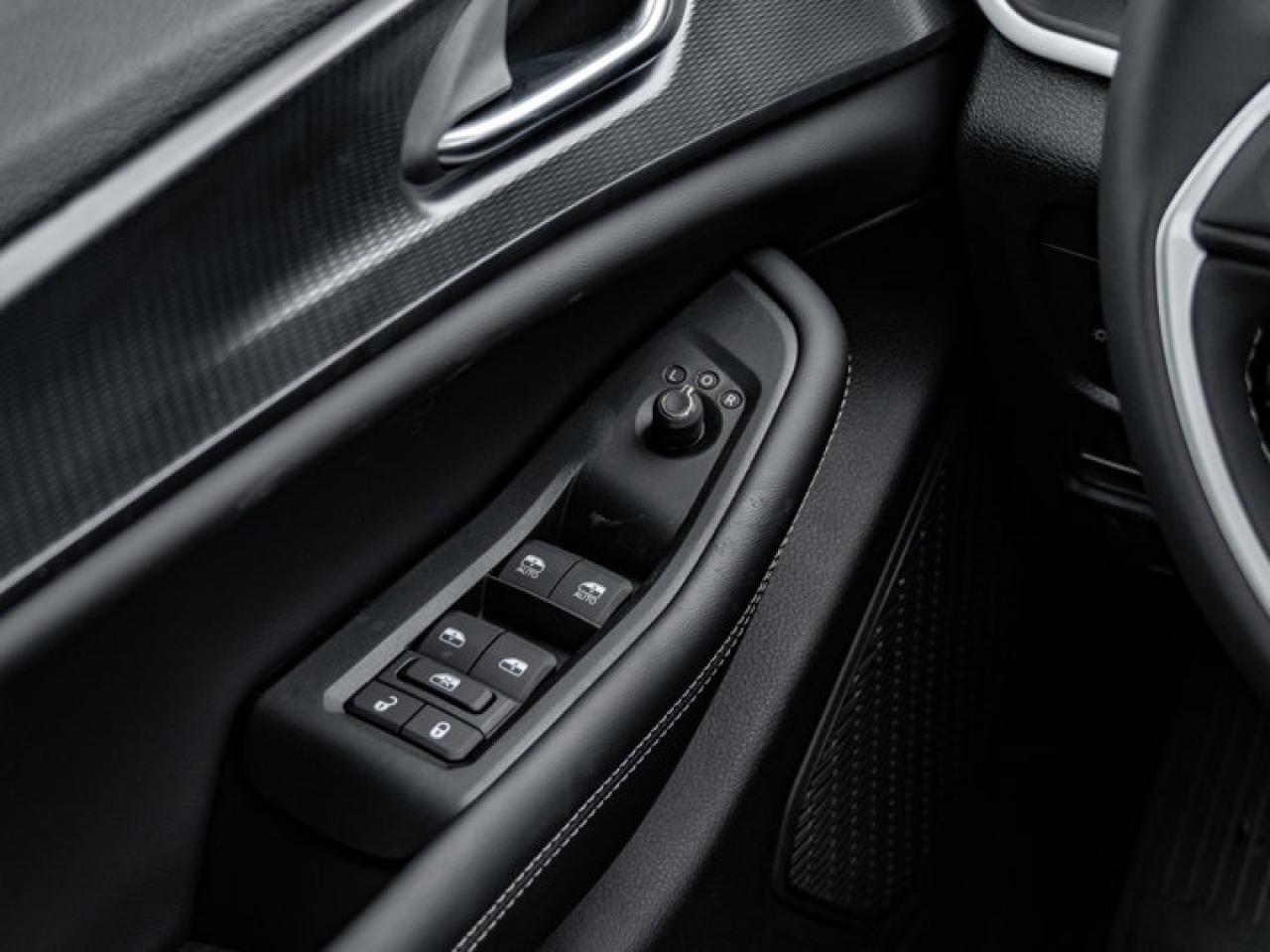 2025 Jeep Grand Cherokee L ALTITUDE Photo