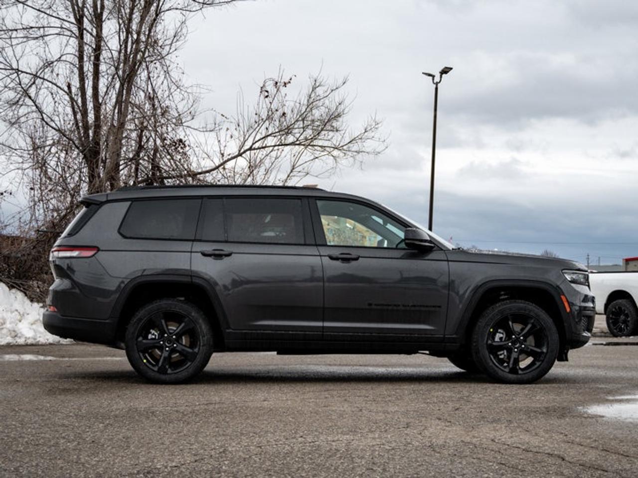 2025 Jeep Grand Cherokee L ALTITUDE Photo
