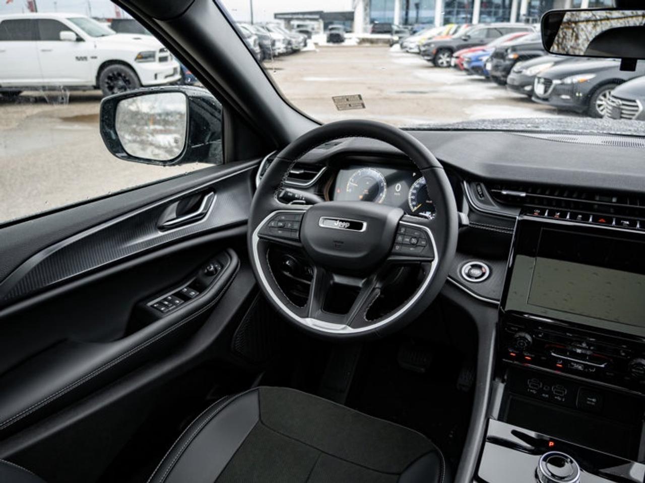 2025 Jeep Grand Cherokee L ALTITUDE Photo