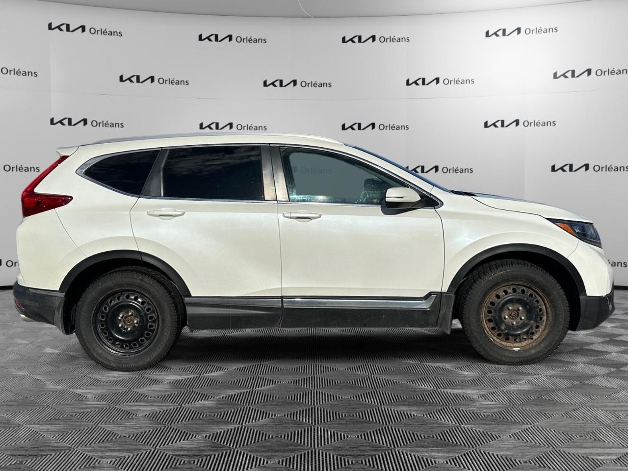 2017 Honda CR-V 4WD Touring Photo