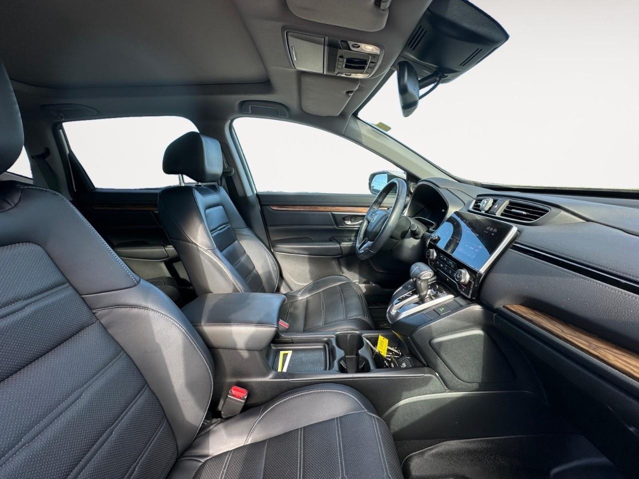 2017 Honda CR-V 4WD Touring Photo