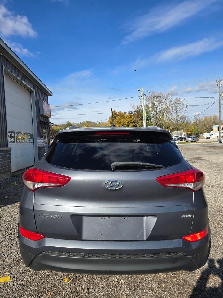 2016 Hyundai Tucson AWD 4DR 2.0L PREMIUM - Photo #11