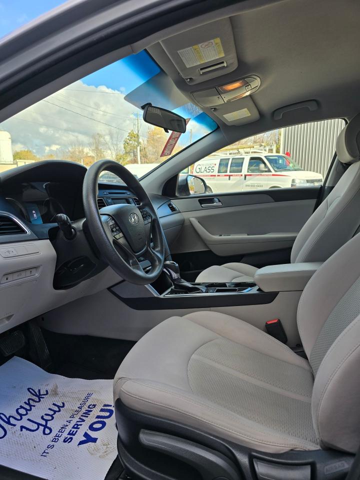 2015 Hyundai Sonata 4dr Sdn 2.4L Auto GL - Photo #10