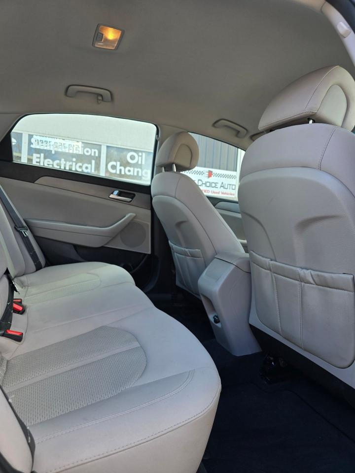 2015 Hyundai Sonata 4dr Sdn 2.4L Auto GL - Photo #12