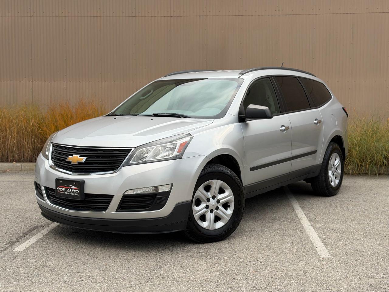 Used 2014 Chevrolet Traverse LS for sale in Thorold, ON
