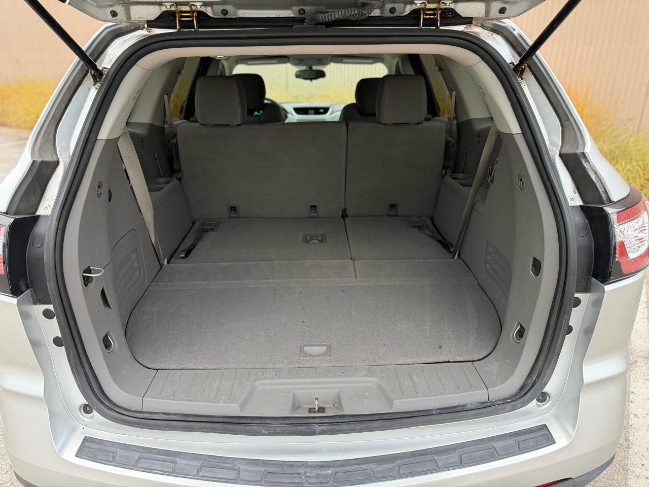 2014 Chevrolet Traverse LS - Photo #15