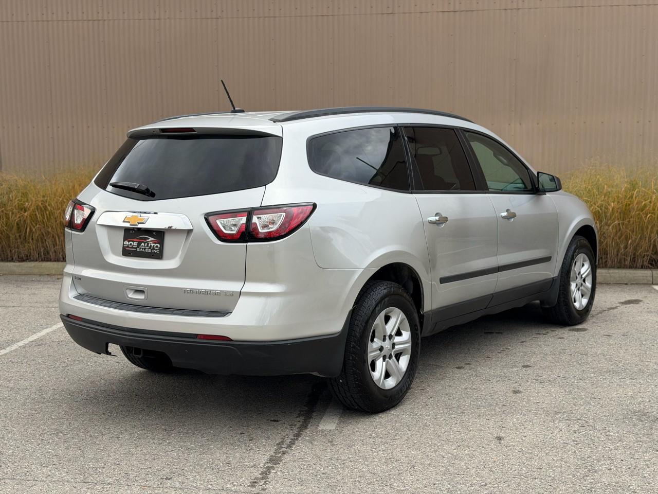 2014 Chevrolet Traverse LS - Photo #4