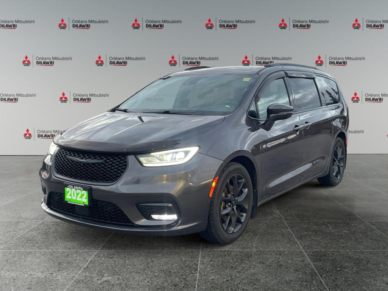 Used 2022 Chrysler Pacifica Limited FWD for sale in Orléans, ON