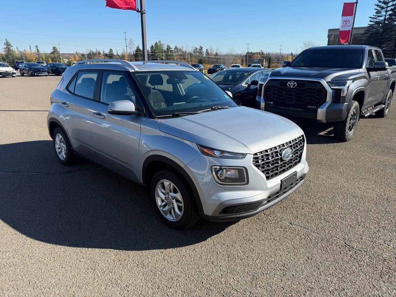 2021 Hyundai Venue PREFERRED Photo2