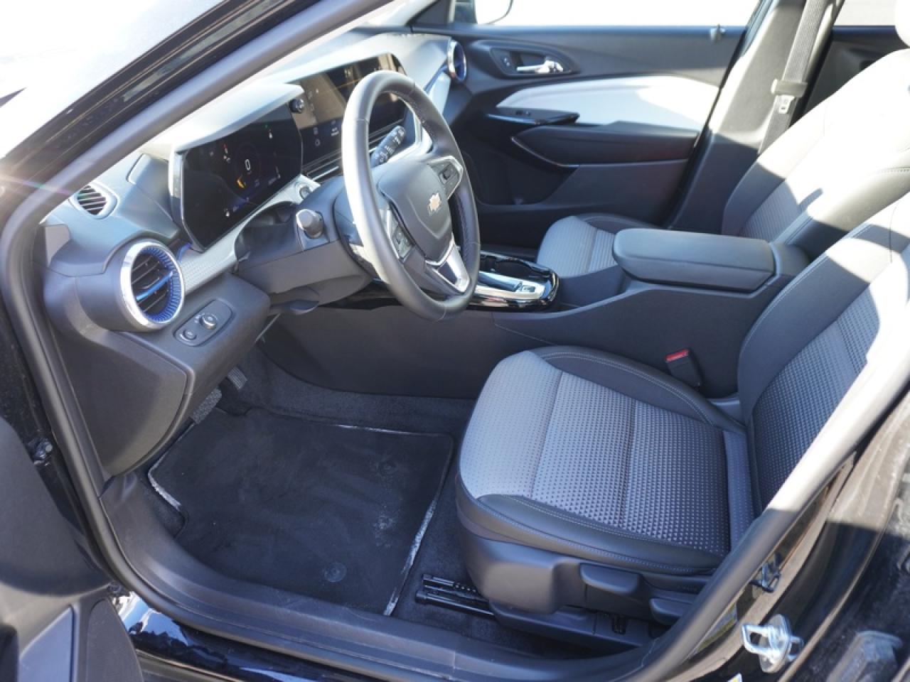 2025 Chevrolet Trax LT  - Heated Seats -  Remote Start Photo