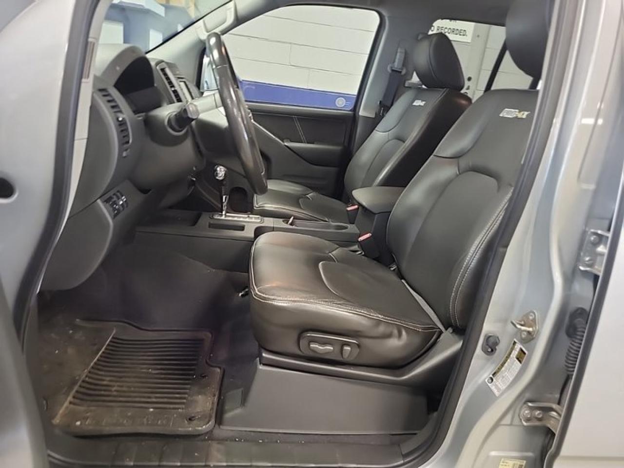 2019 Nissan Frontier PRO-4X Crew 4WD | Leather | Sunroof | Nav | Heated Seats | Bluetooth | Rear Camera and More ! Photo