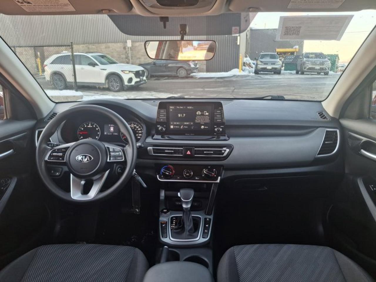 2021 Kia Seltos LX AWD | HeatedSeats | CarPlay + Android | Rear Camera | Alloy Wheels | and More ! Photo