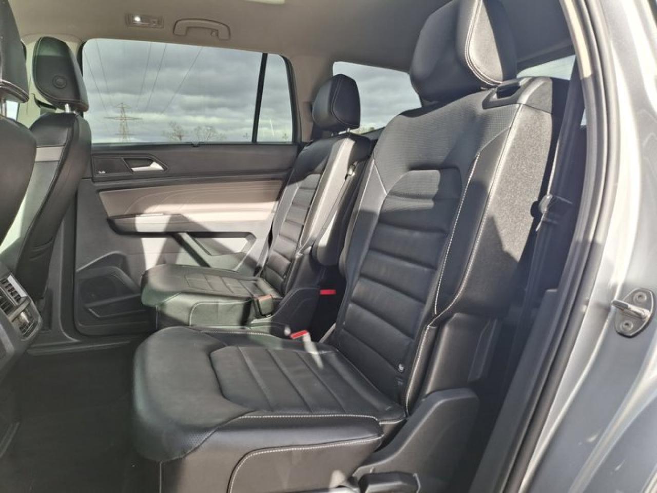 2023 Volkswagen Atlas Execline 4Motion | V6 | R-Line | Leather | Pano Roof | Nav | 360 Camera | Adaptive Cruise and More ! Photo