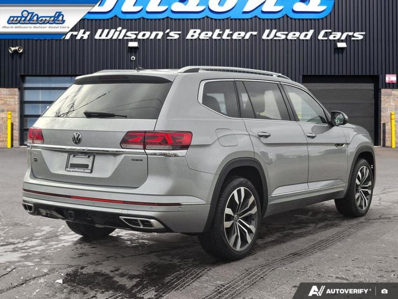 2023 Volkswagen Atlas Execline 4Motion | V6 | R-Line | Leather | Pano Roof | Nav | 360 Camera | Adaptive Cruise and More ! Photo4