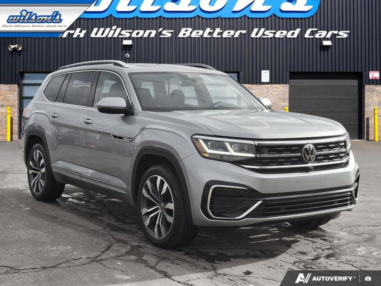 2023 Volkswagen Atlas Execline 4Motion | V6 | R-Line | Leather | Pano Roof | Nav | 360 Camera | Adaptive Cruise and More ! Photo