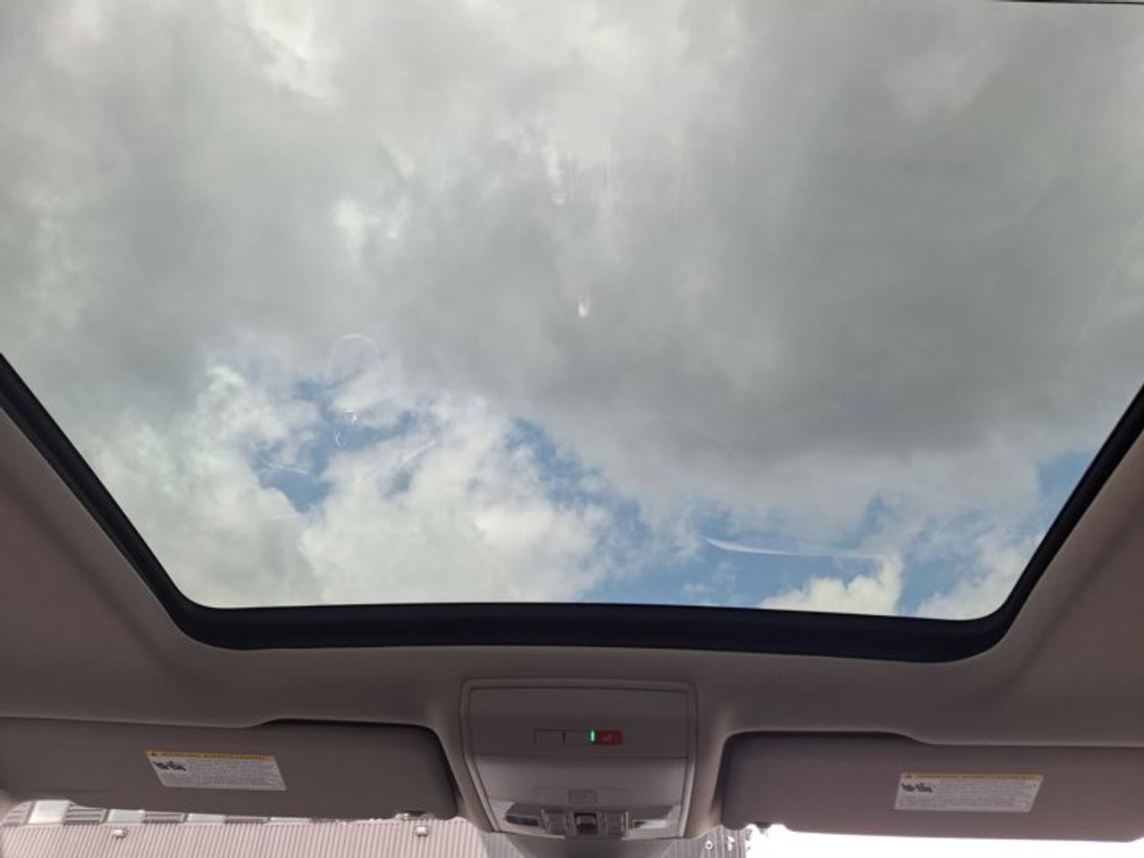 2023 Volkswagen Atlas Execline | R-Line | Leather | Pano Roof | Nav | 360 Camera | Adaptive Cruise and More ! Photo