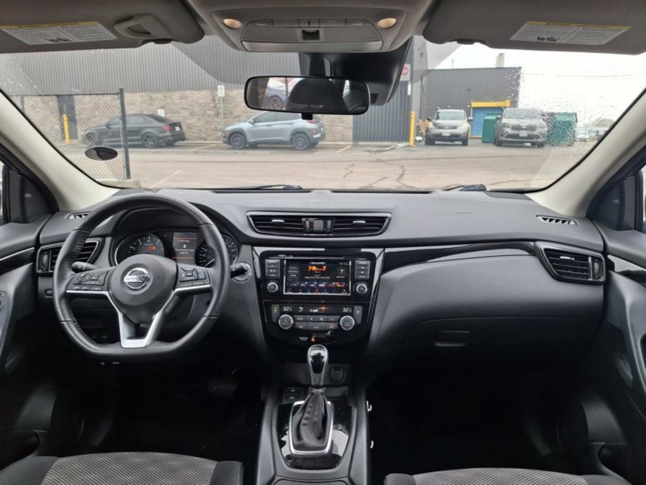 2023 Nissan Qashqai SV AWD | Sunroof | Heated Seats + Steering | CarPlay | Remote Start | Adaptive Cruise | Rear Cam | Photo