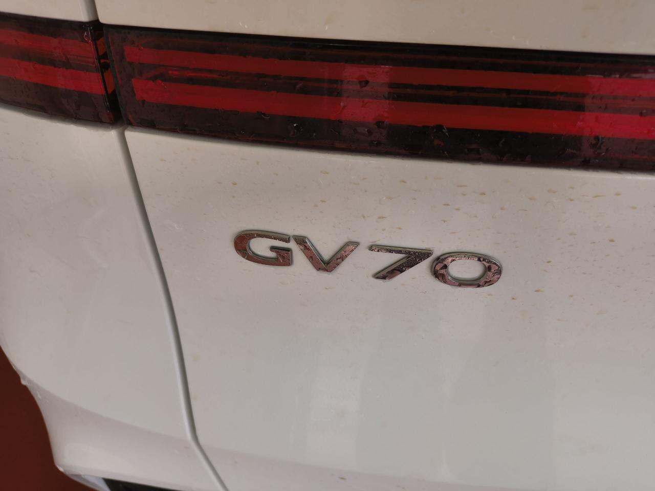 2022 Genesis GV70 2.5T Advanced Plus Photo0