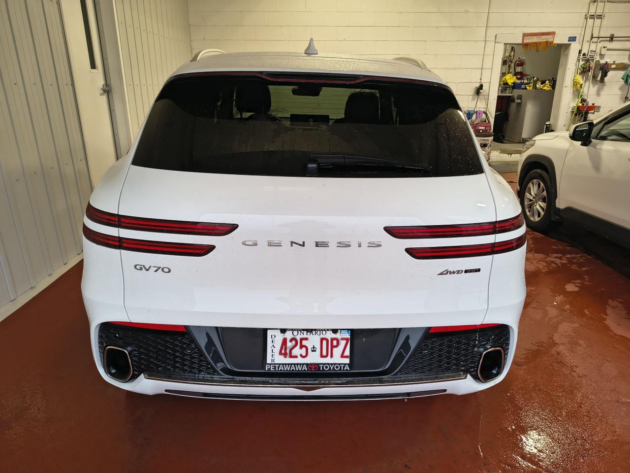 2022 Genesis GV70 2.5T Advanced Plus Photo0