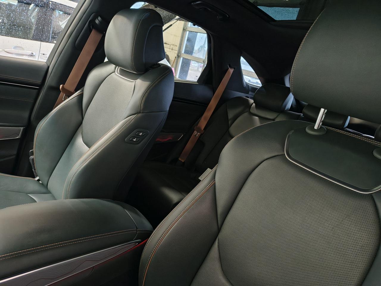 2022 Genesis GV70 2.5T Advanced Plus Photo0