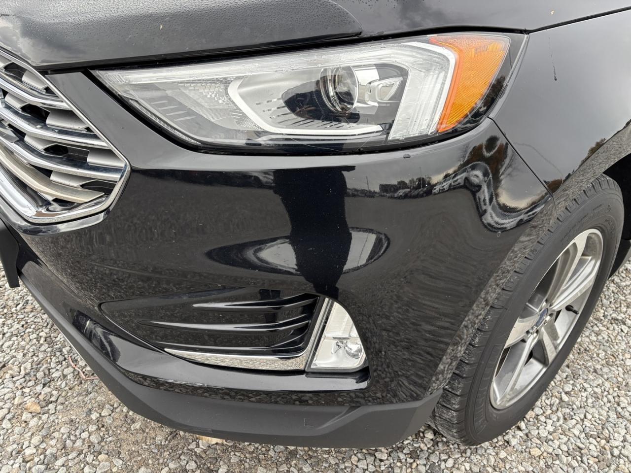 2019 Ford Edge SEL AWD Photo