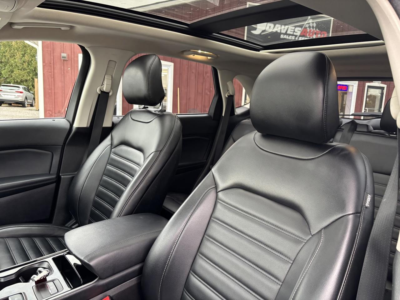 2019 Ford Edge SEL AWD Photo