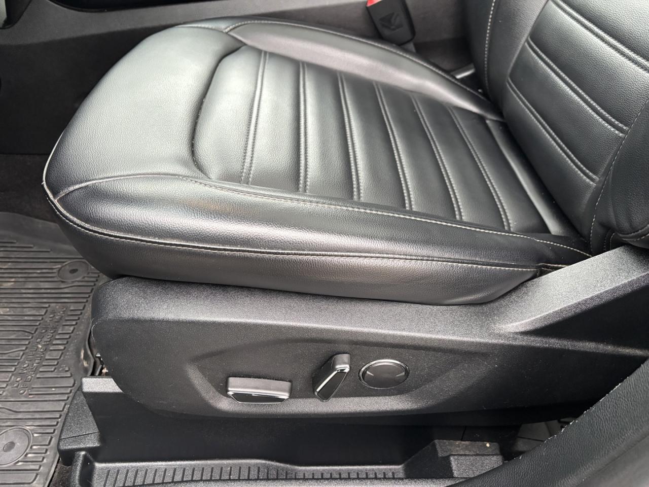 2019 Ford Edge SEL AWD Photo