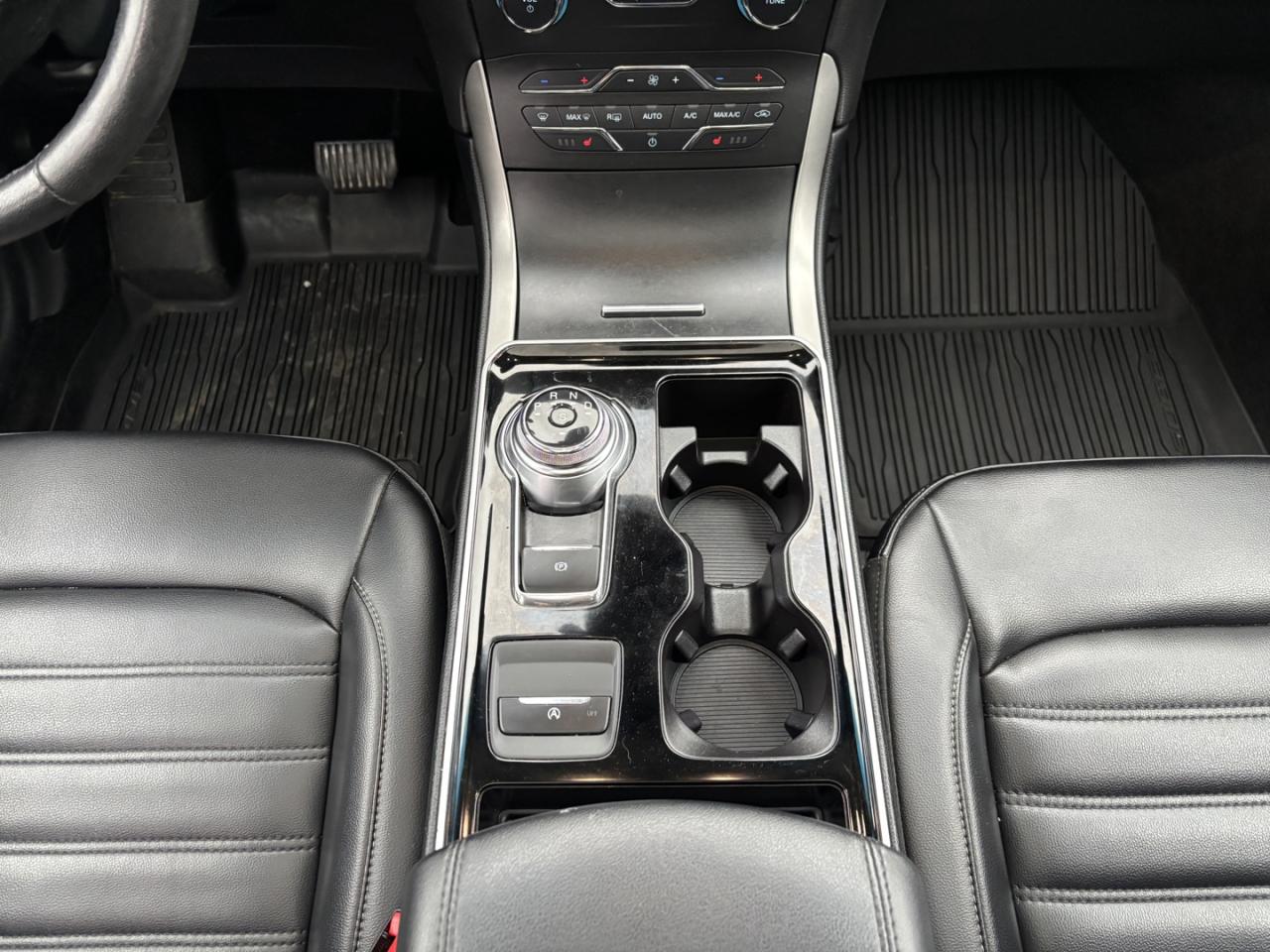 2019 Ford Edge SEL AWD Photo