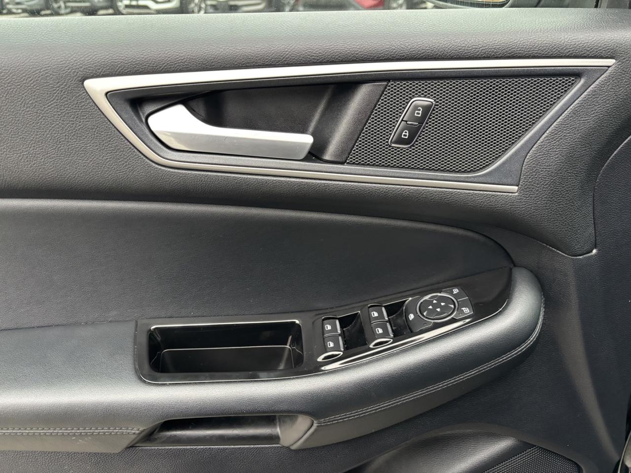 2019 Ford Edge SEL AWD Photo