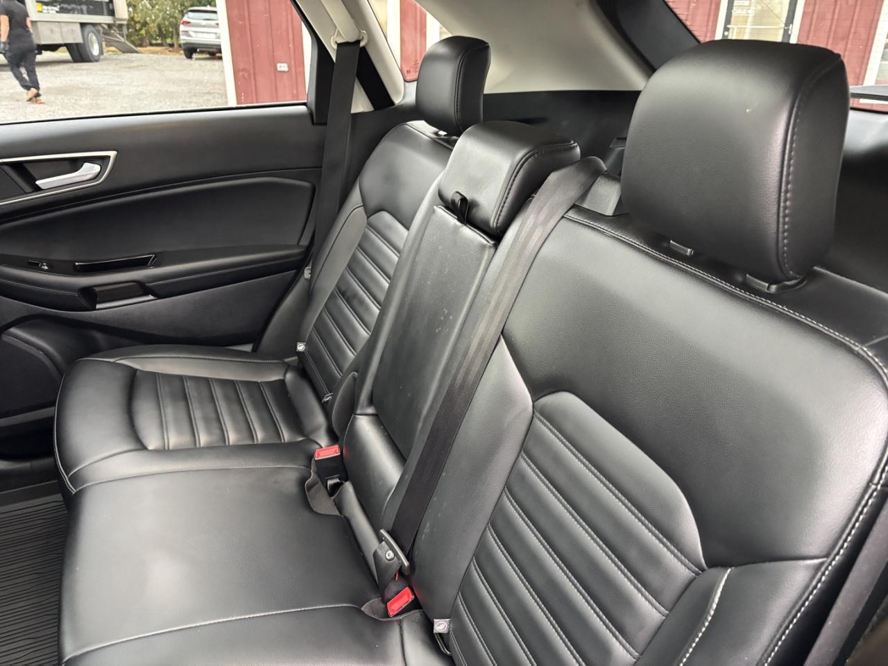 2019 Ford Edge SEL AWD Photo