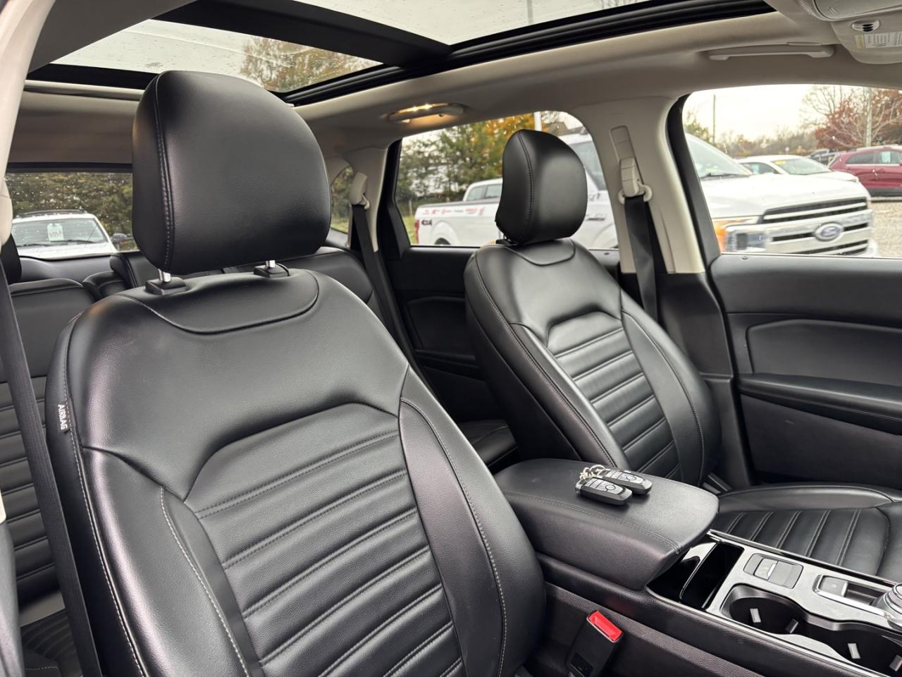 2019 Ford Edge SEL AWD Photo