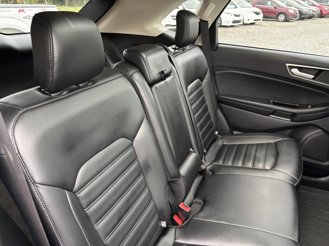 2019 Ford Edge SEL AWD Photo