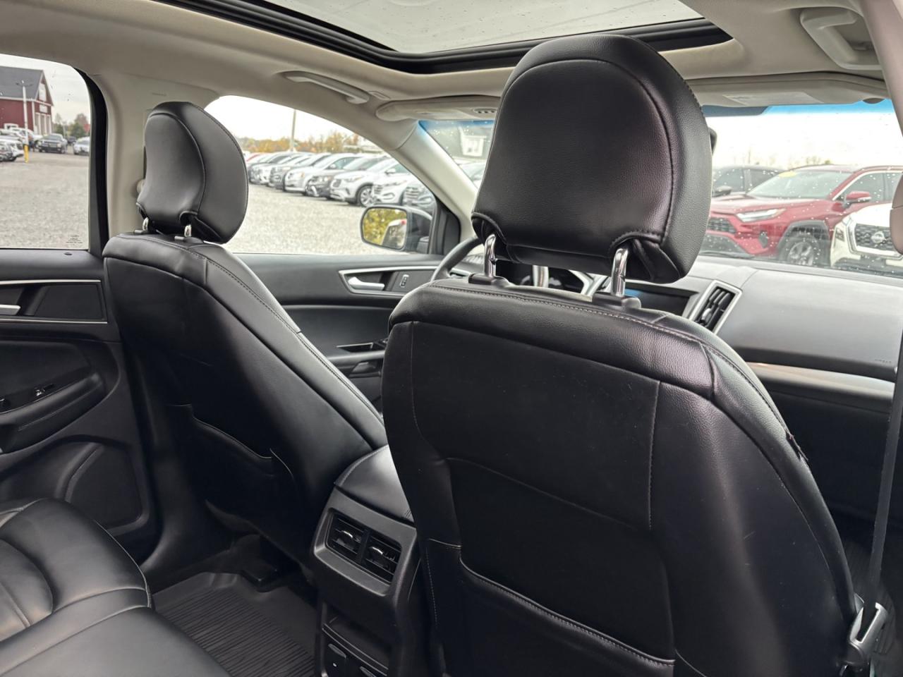 2019 Ford Edge SEL AWD Photo