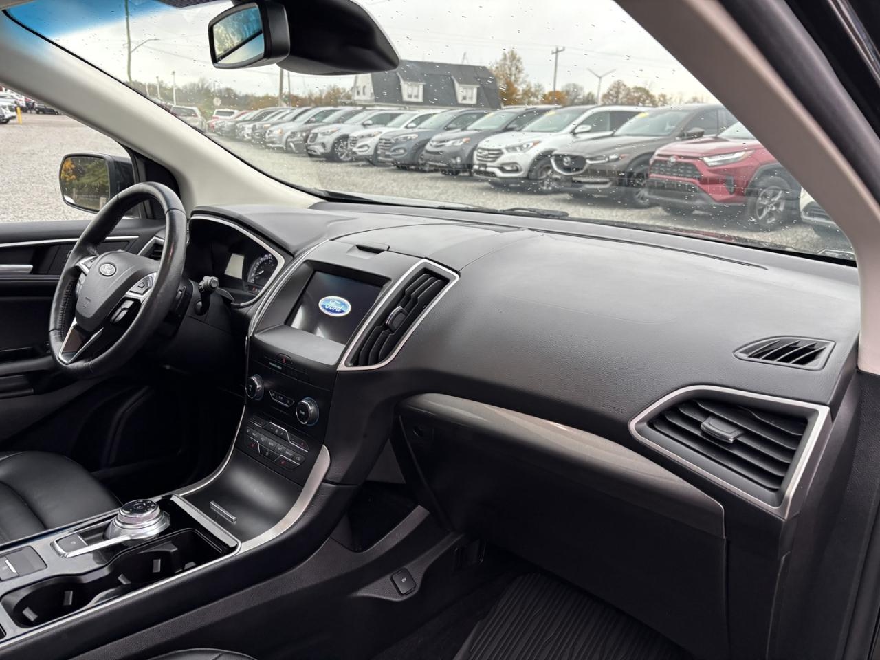 2019 Ford Edge SEL AWD Photo