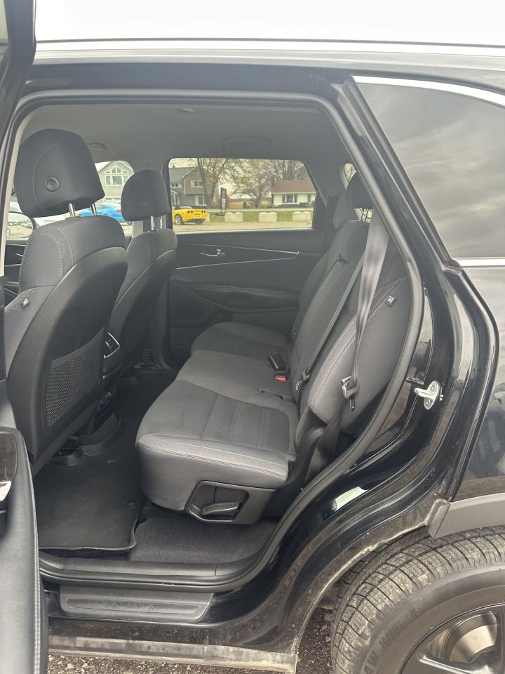 2017 Kia Sorento LX - Photo #5