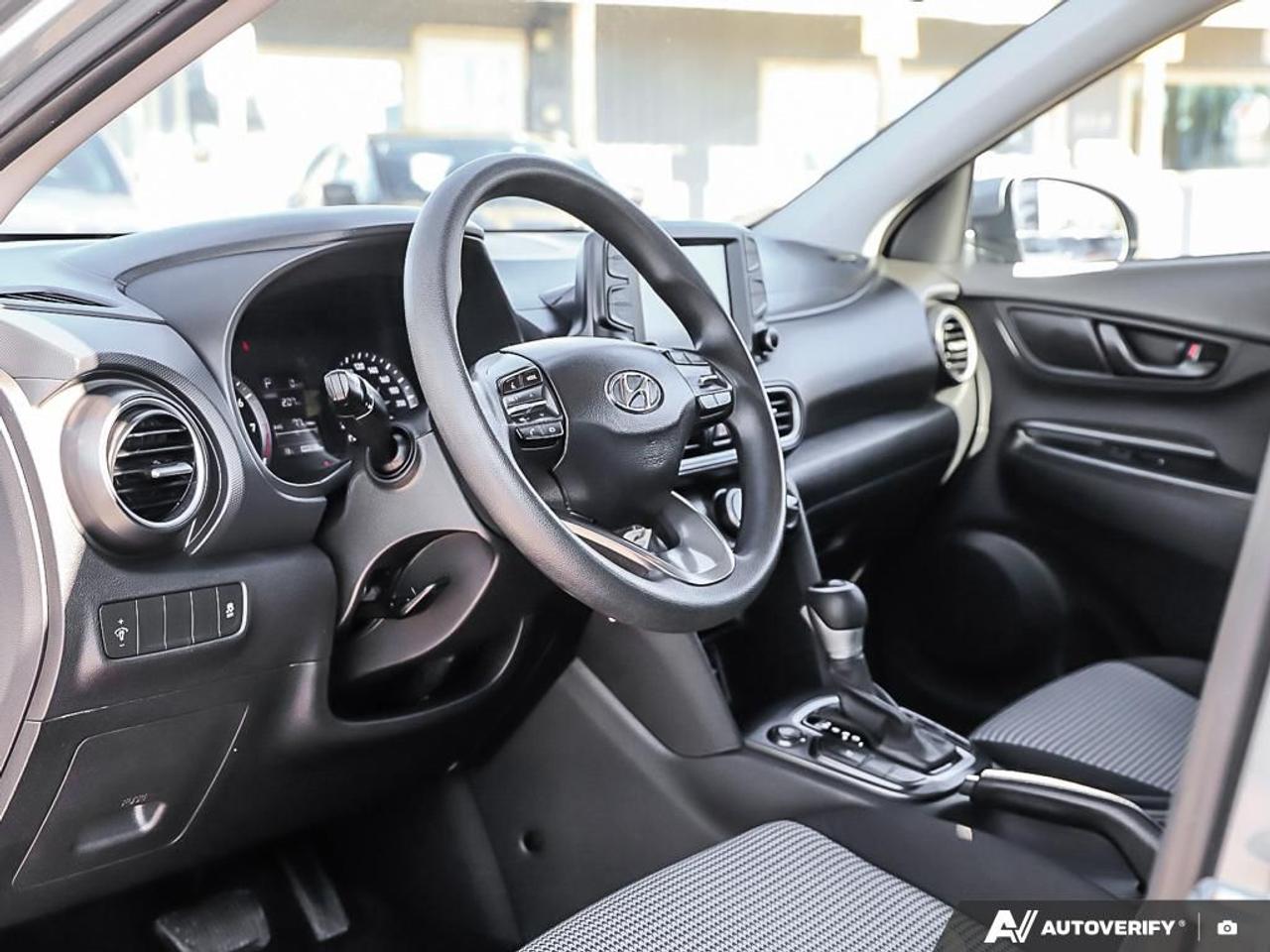 2020 Hyundai KONA Essential, AWD, R/V CAM, HEATED SEATS, B.TOOTH Photo