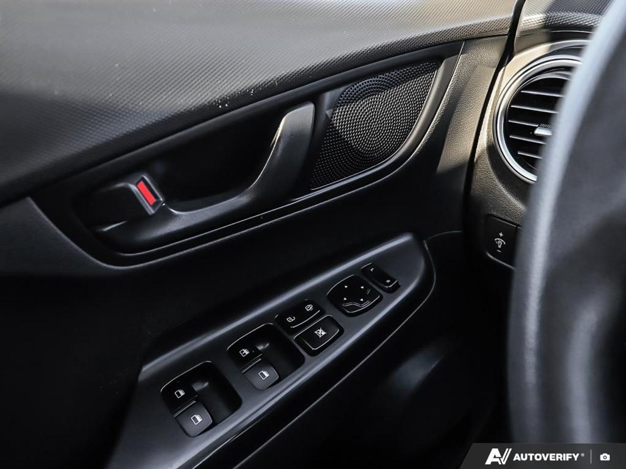 2020 Hyundai KONA Essential, AWD, R/V CAM, HEATED SEATS, B.TOOTH Photo