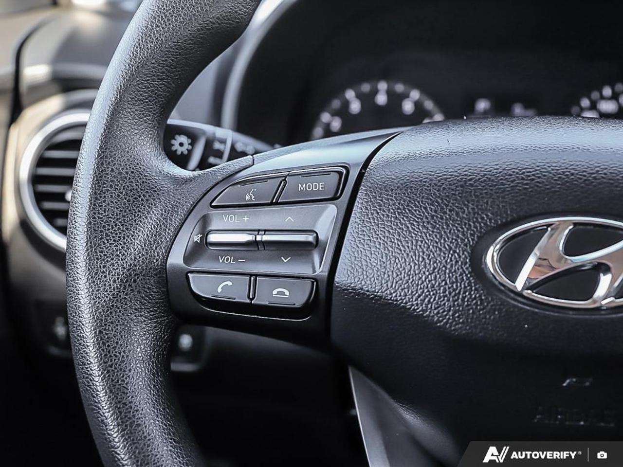 2020 Hyundai KONA Essential, AWD, R/V CAM, HEATED SEATS, B.TOOTH Photo