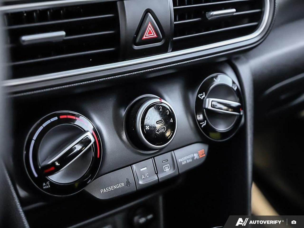 2020 Hyundai KONA Essential, AWD, R/V CAM, HEATED SEATS, B.TOOTH Photo