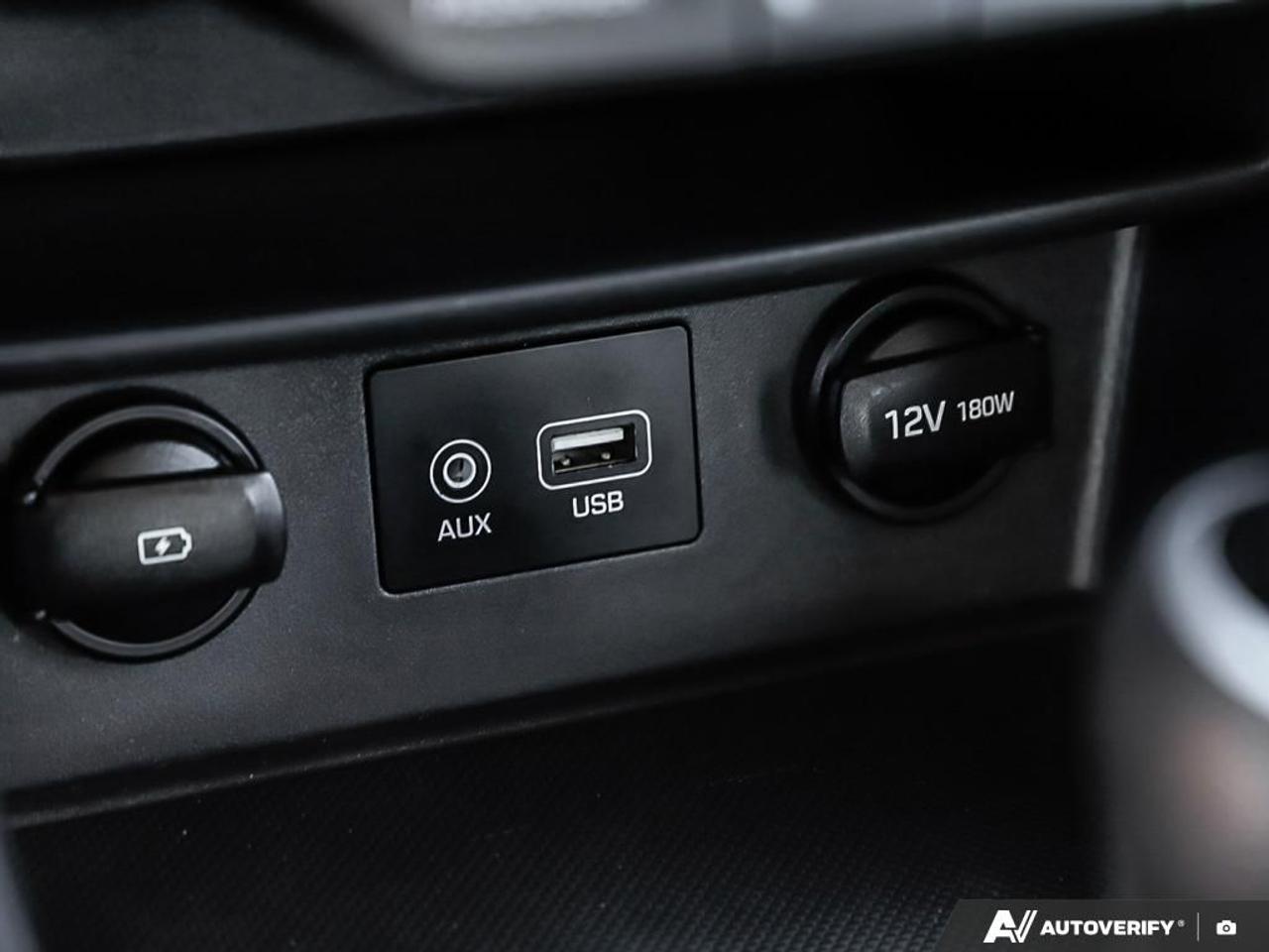 2020 Hyundai KONA Essential, AWD, R/V CAM, HEATED SEATS, B.TOOTH Photo