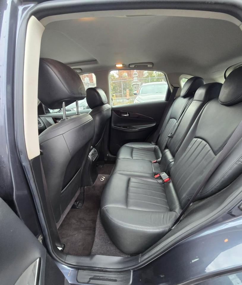 2010 Infiniti EX35 Journey - Photo #8