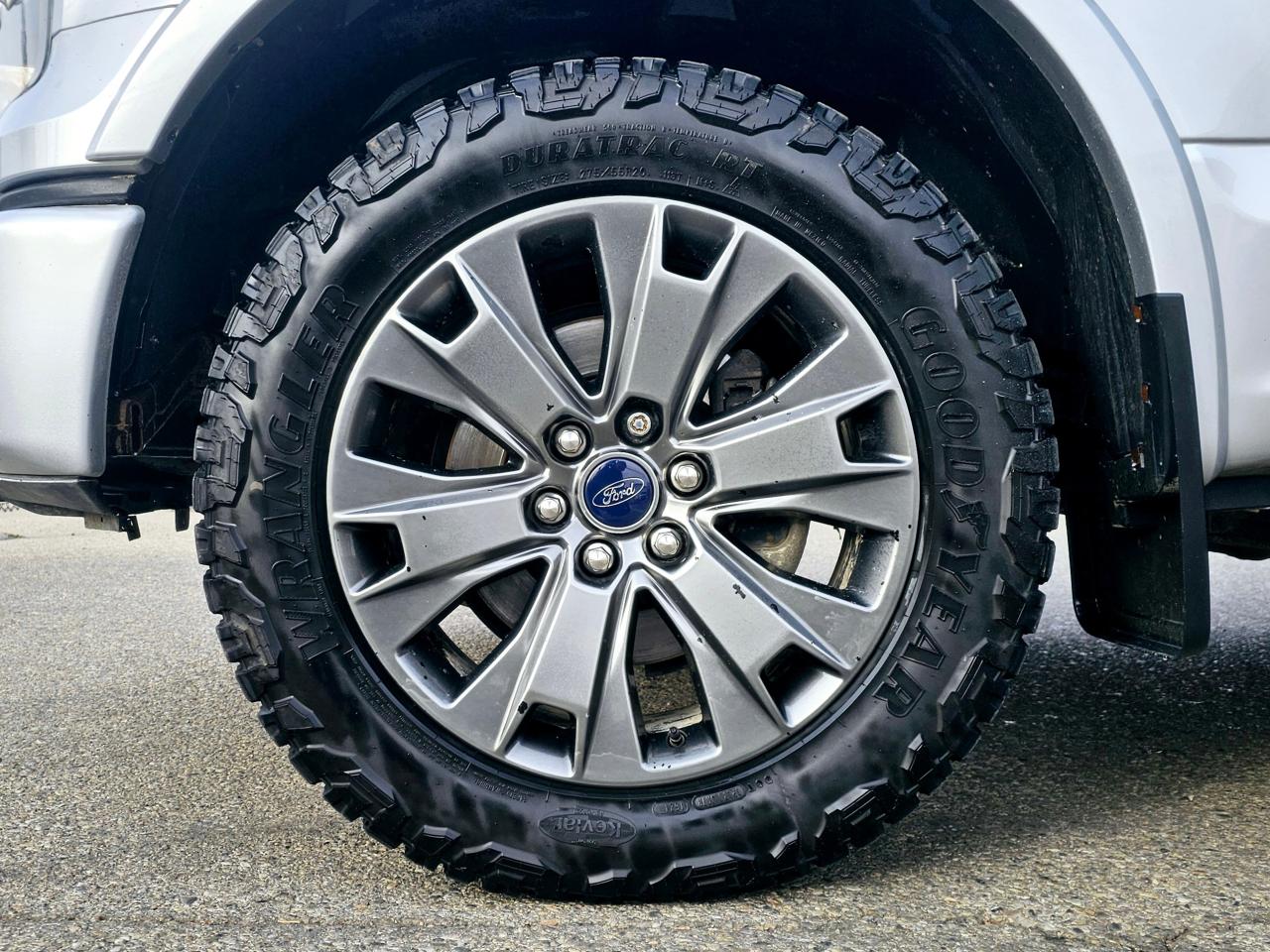 2016 Ford F-150 FX4 | 5.0L V8 | One Owner | Clean Title - Photo #2