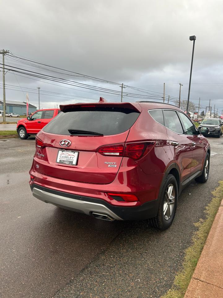 2018 Hyundai Santa Fe Sport SE Photo3