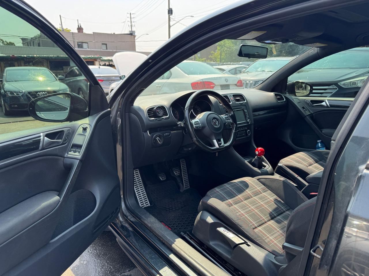 2011 Volkswagen Golf GTI | 6 SPEED MANUAL | CERTIFIED - Photo #9