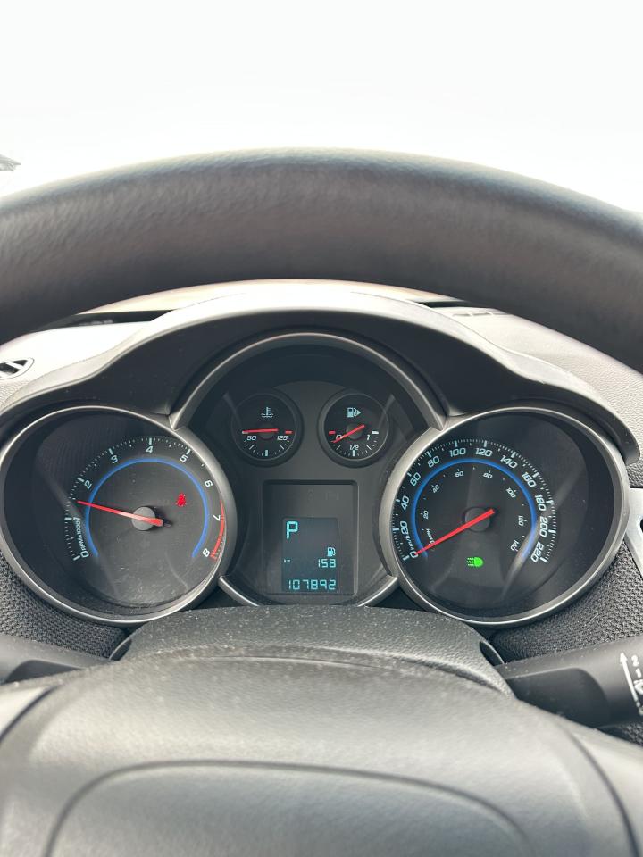 2011 Chevrolet Cruze LT Turbo w/1SA - Photo #9