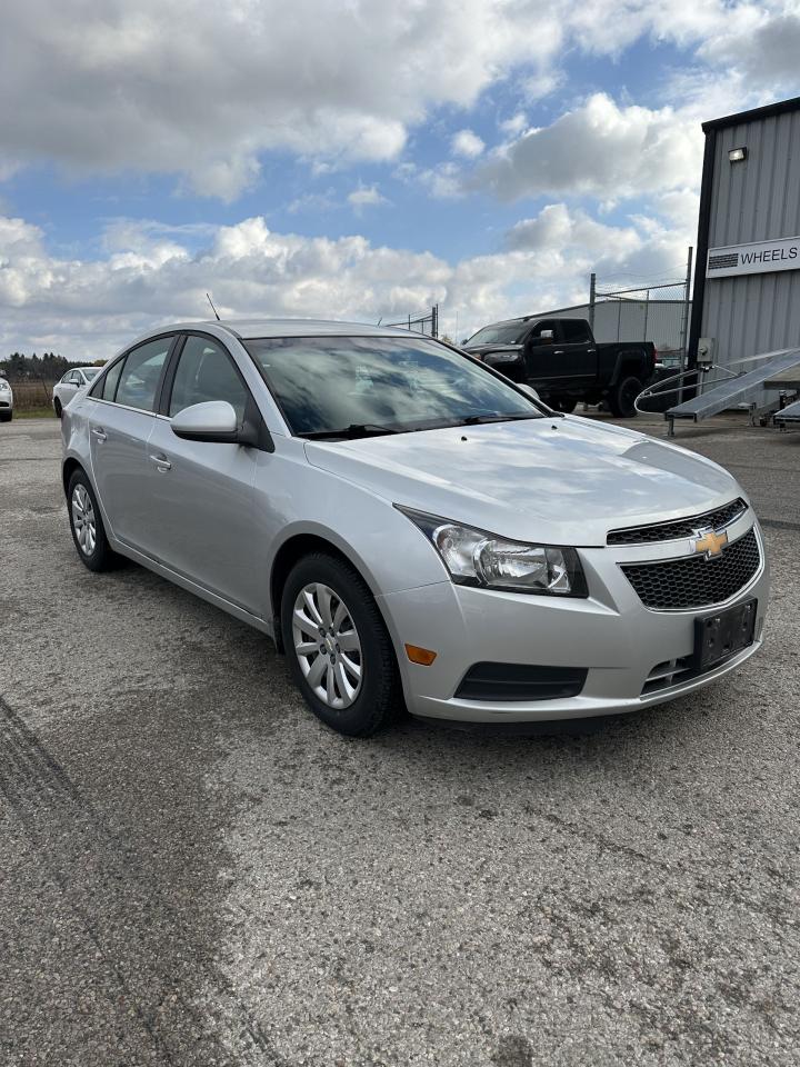 2011 Chevrolet Cruze LT Turbo w/1SA - Photo #2